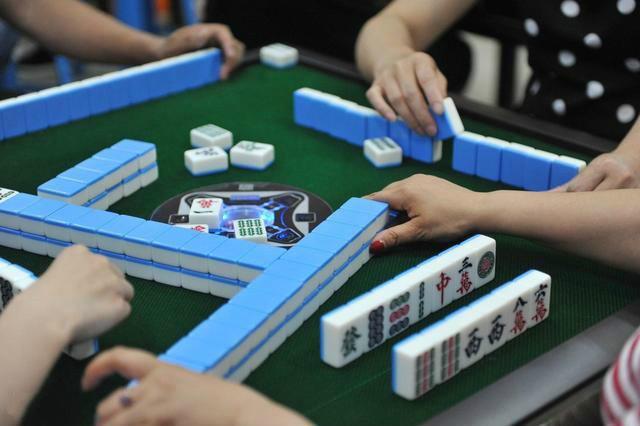 详细说明“哈灵麻将老是输然后别人老是赢呢”其实确实有挂 