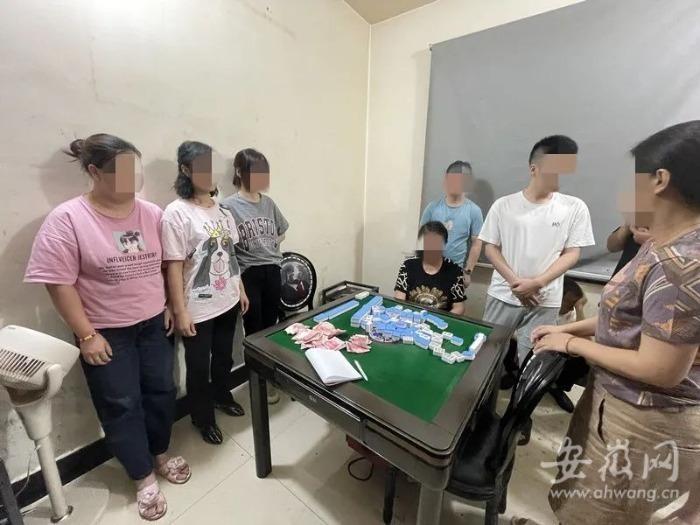 玩家必看科普！黄山麻将app其实是有挂的(怎么才能起到好牌)